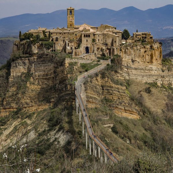 civita-di-bagnoregio-5812212_1920